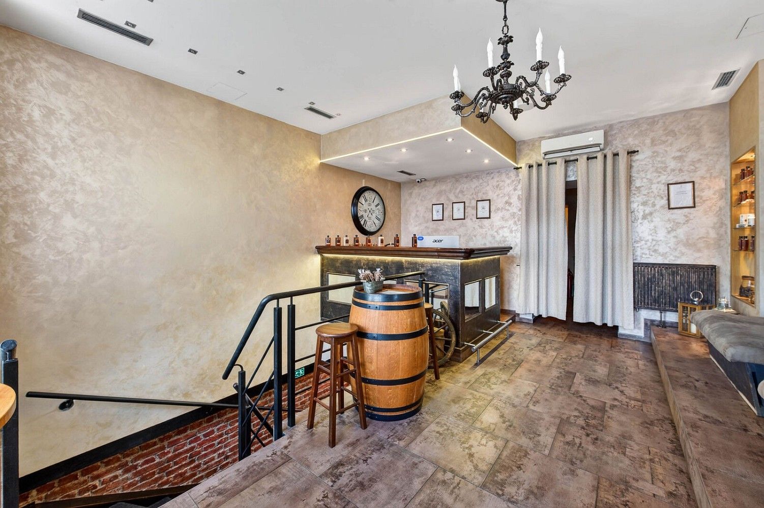 Obchodní prostory · 220 m² · Dejvická, Praha 6 - Dejvice - 4