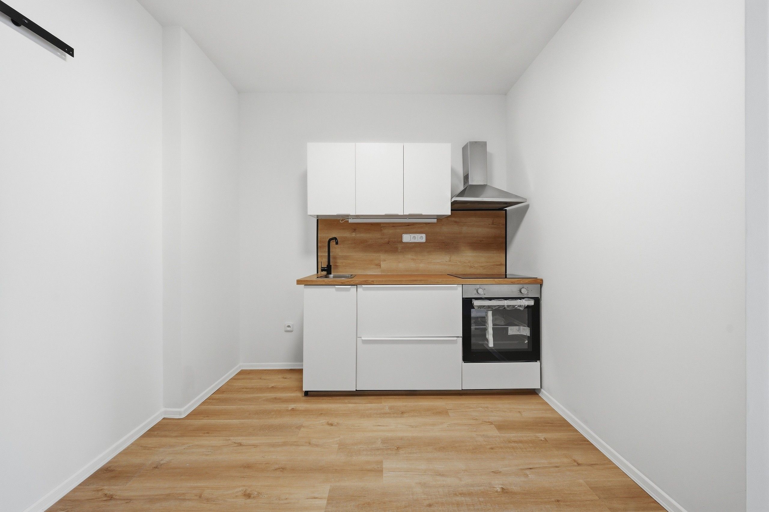 2+kk, Kolbenova , Praha, 60 m² - 2