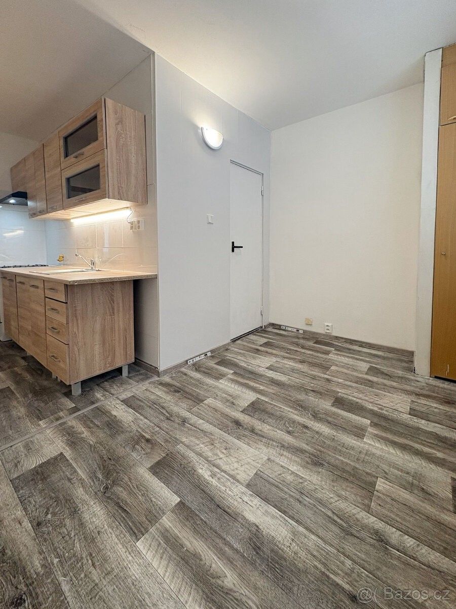 Pronájem byt - Jirkov, 431 11