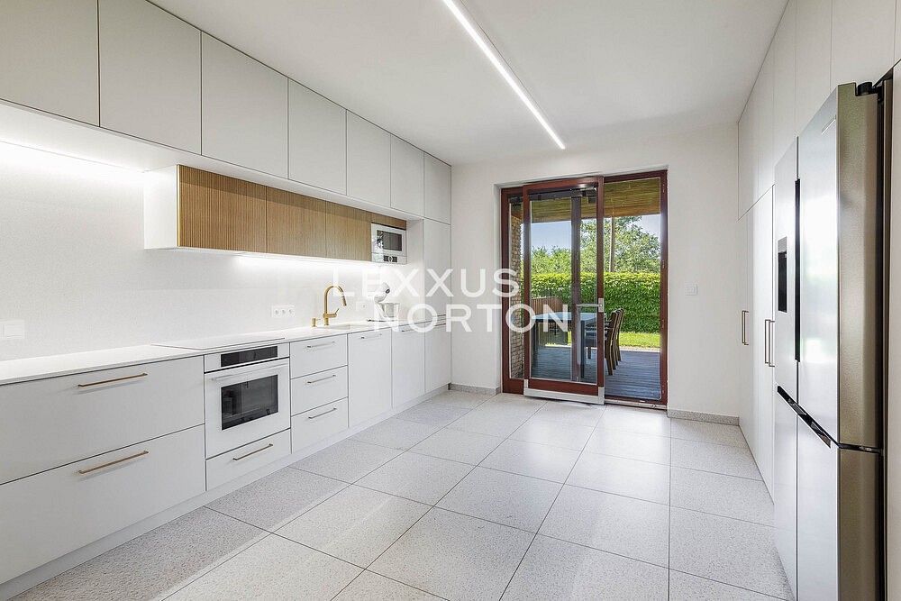 Rodinný dům · 378 m² · Zvole, okres Praha-západ, Středočeský kraj - 4
