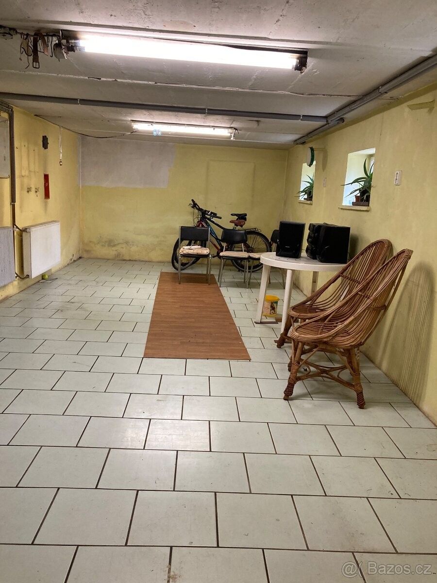 Sklady, Veselí nad Lužnicí, 391 81