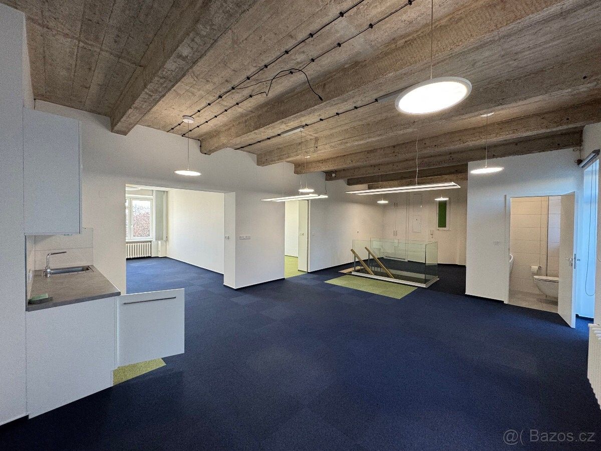 Kanceláře, Hradec Králové, 500 02