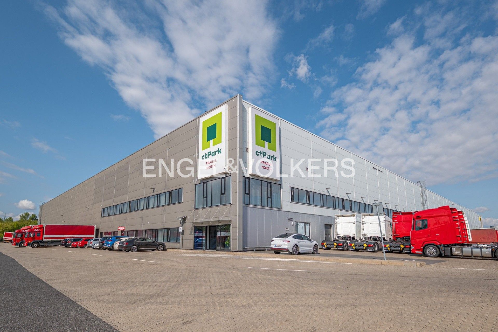 Sklady, Kozomín, 300 m²