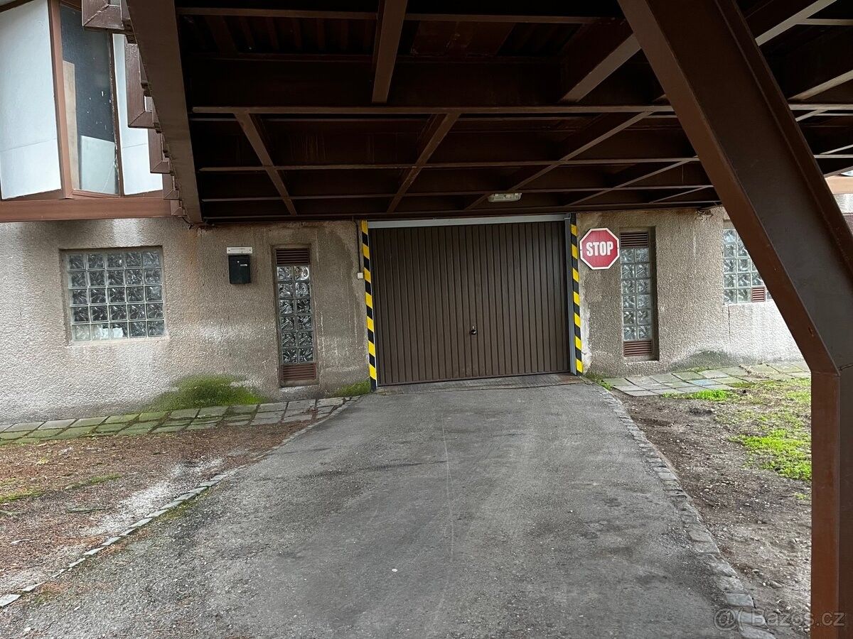 Garáže, Hradec Králové, 500 09 - 2