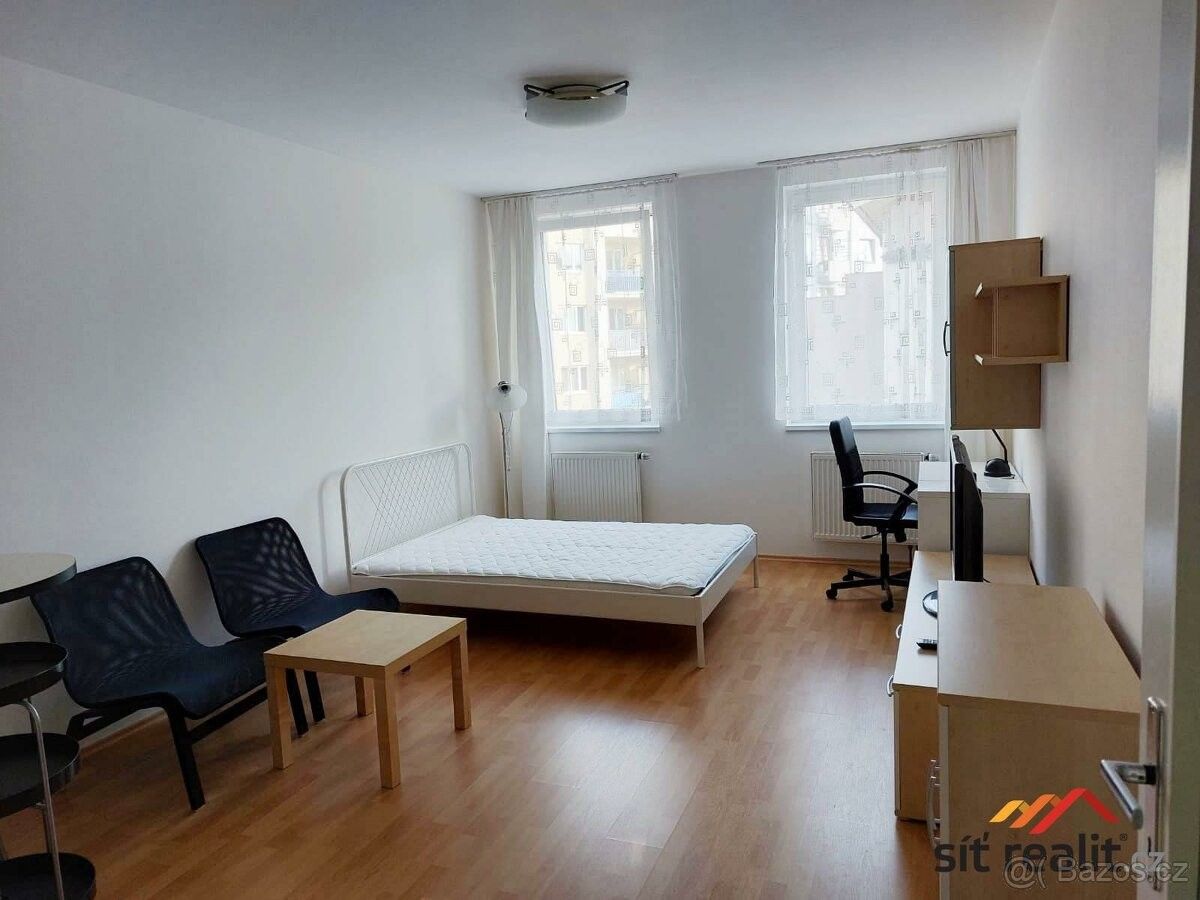 Pronájem byt 1+kk - Praha, 198 00, 35 m²
