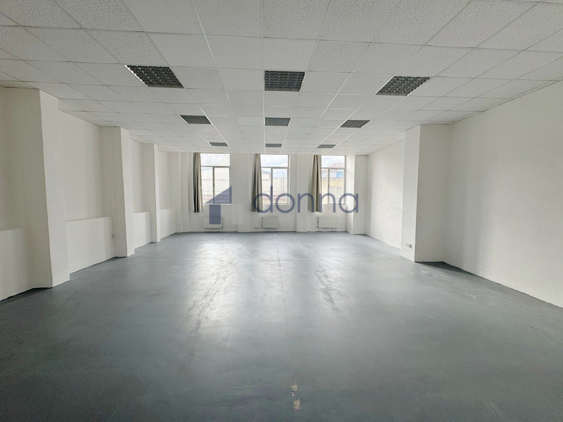 Pronájem kancelář - U průhonu, Praha, 81 m²