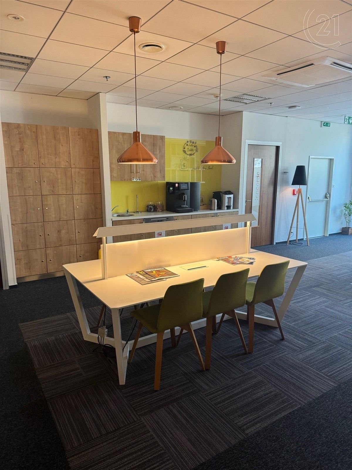 Pronájem kancelář - Aviatická, Praha, 60 m²