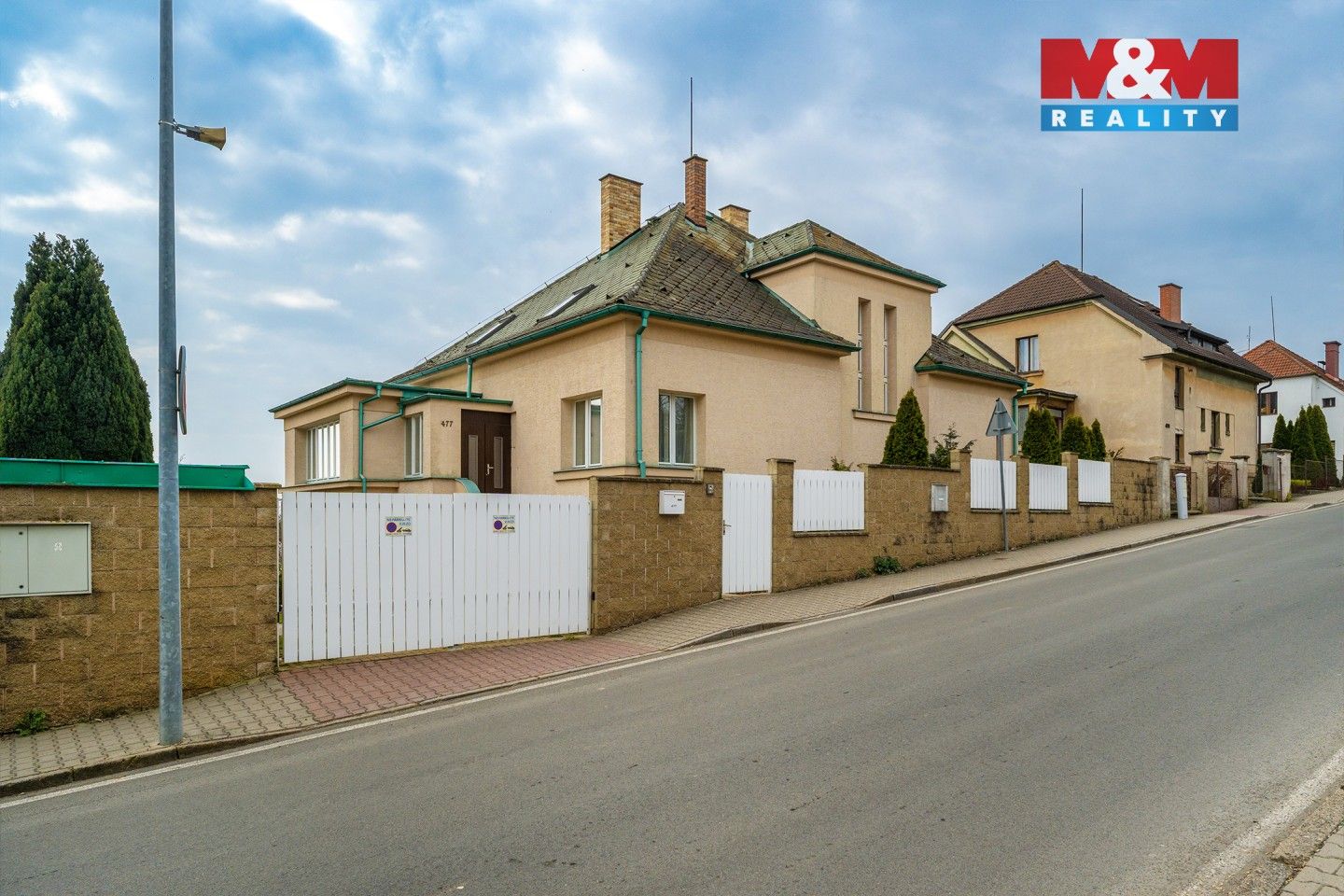 Rodinné domy, Komenského, Dobrovice, 431 m² - 1