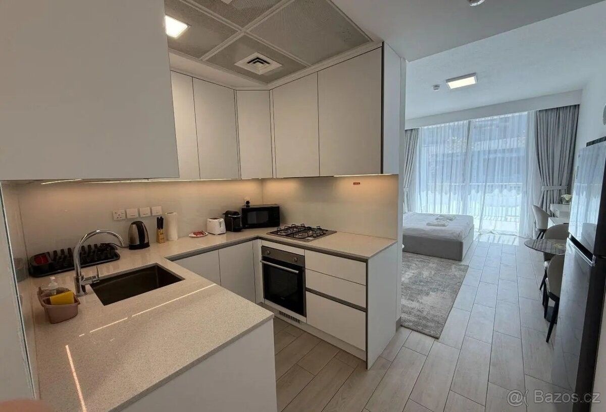 Byty, 987 66, Zahraničí