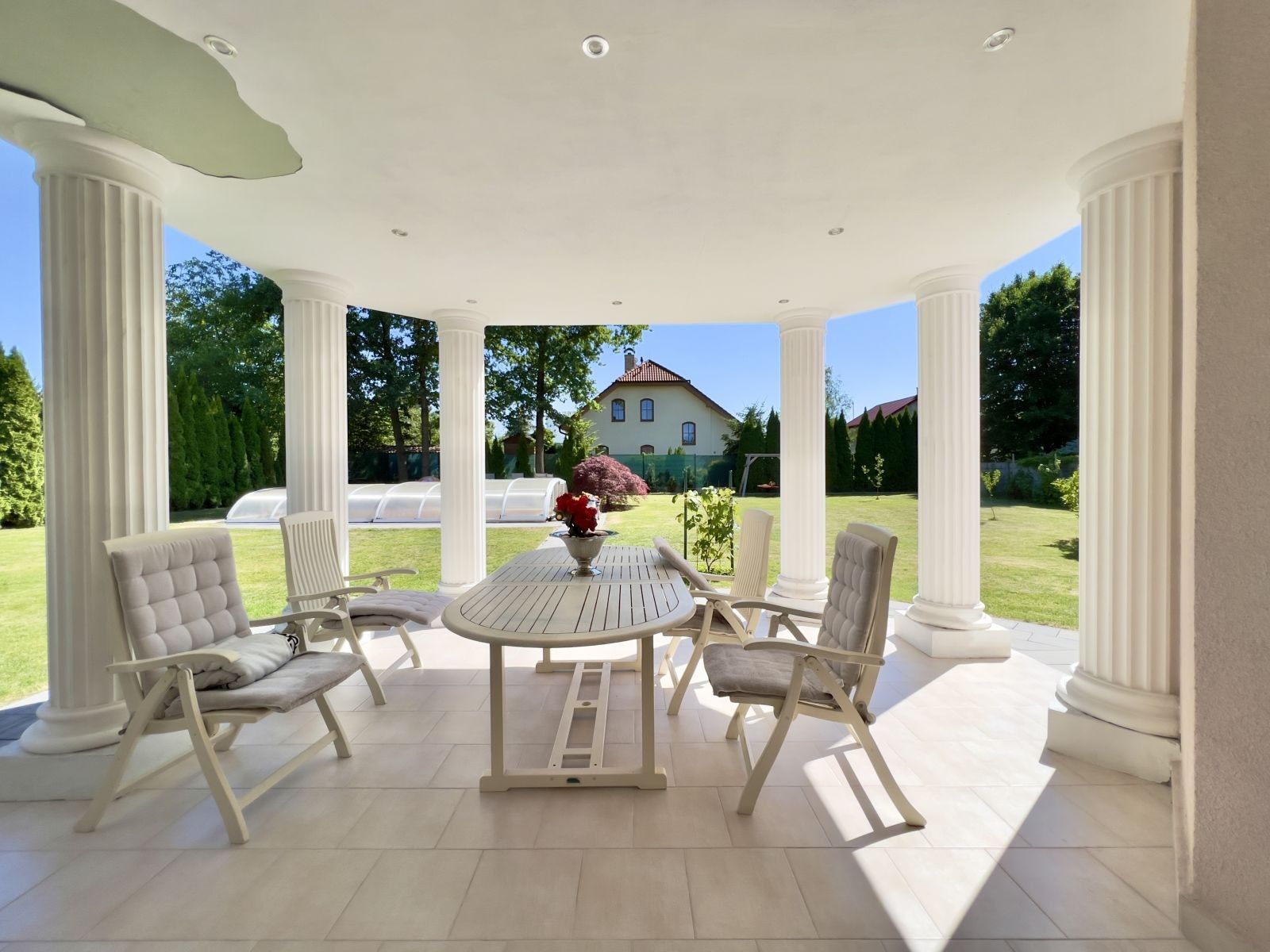 Prodej rodinný dům - Hulická, Praha, 320 m²