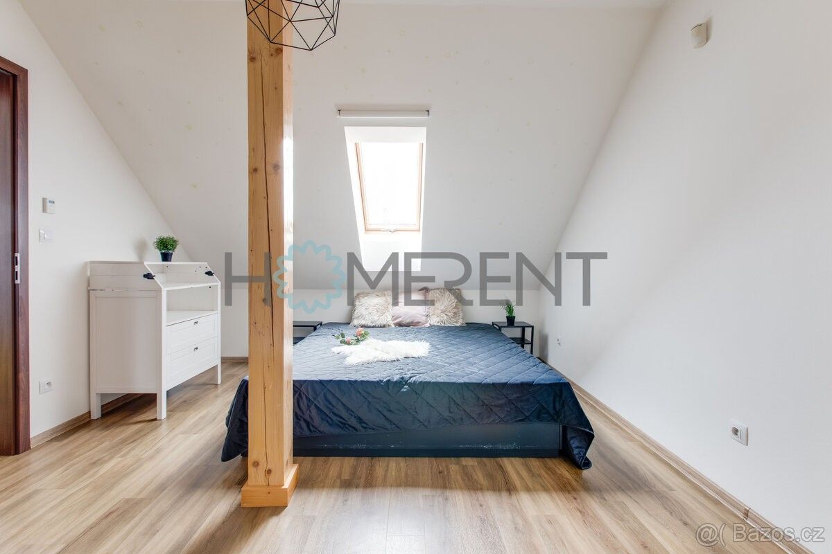 Pronájem byt - Praha, 128 00
