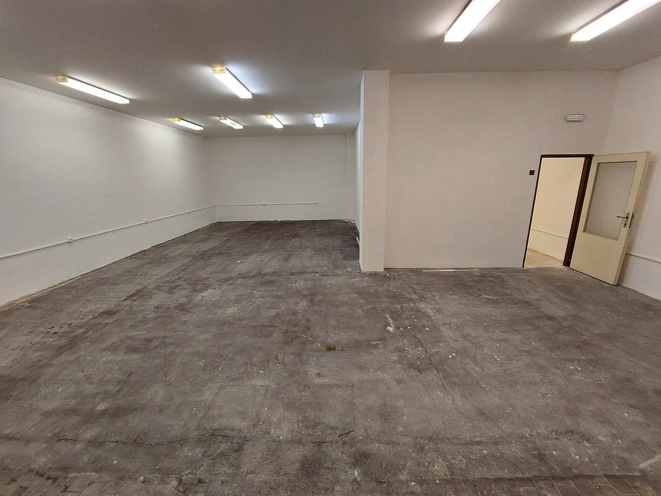 Sklad, 107 m²