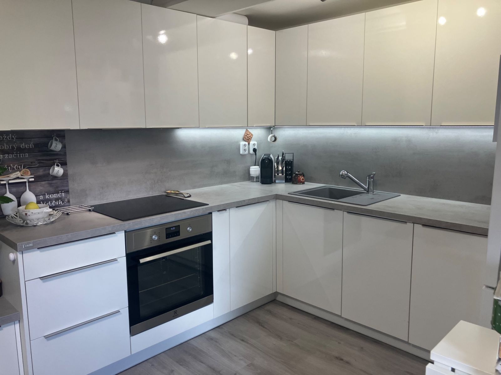 Pronájem byt 2+kk - Světská, Praha - Kyje, 48 m² - 5