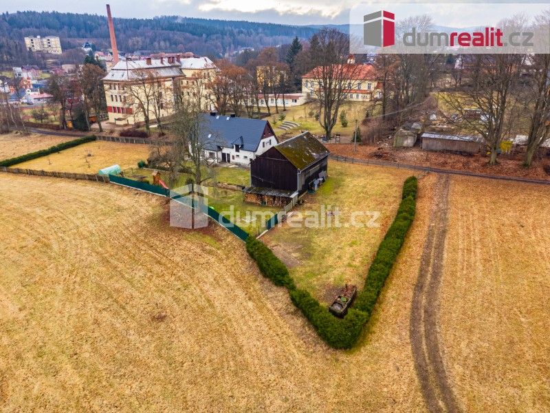 Prodej rodinný dům - Luční, Plesná, 300 m²