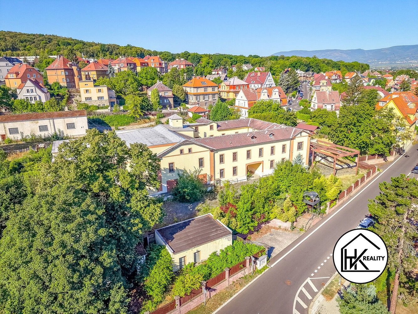 Obchodní prostory, 3 000 m²