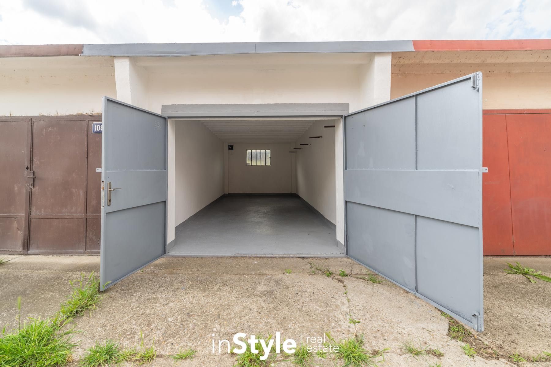 Pronájem garáž - Za Tratí, Uherské Hradiště, 17 m²