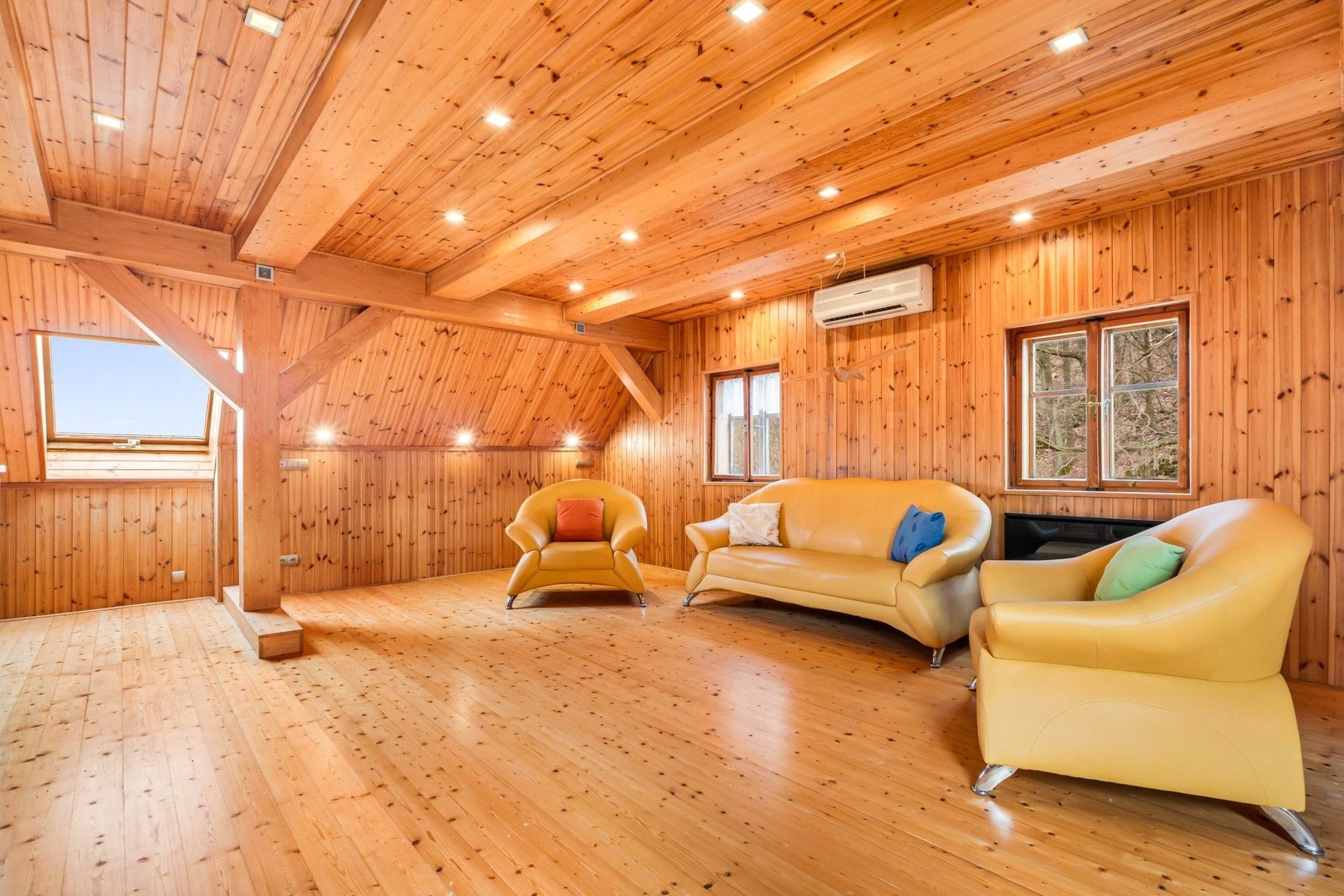 Prodej rodinný dům - Lindava, Cvikov, 380 m²