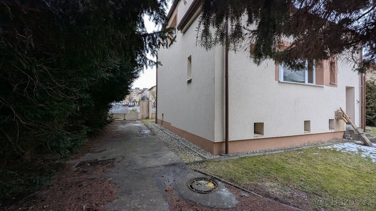 Pronájem rodinný dům - Praha, 109 00