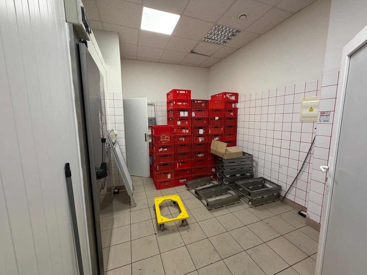 Sklady, náměstí Míru, Litvínov, 21 m² - 2