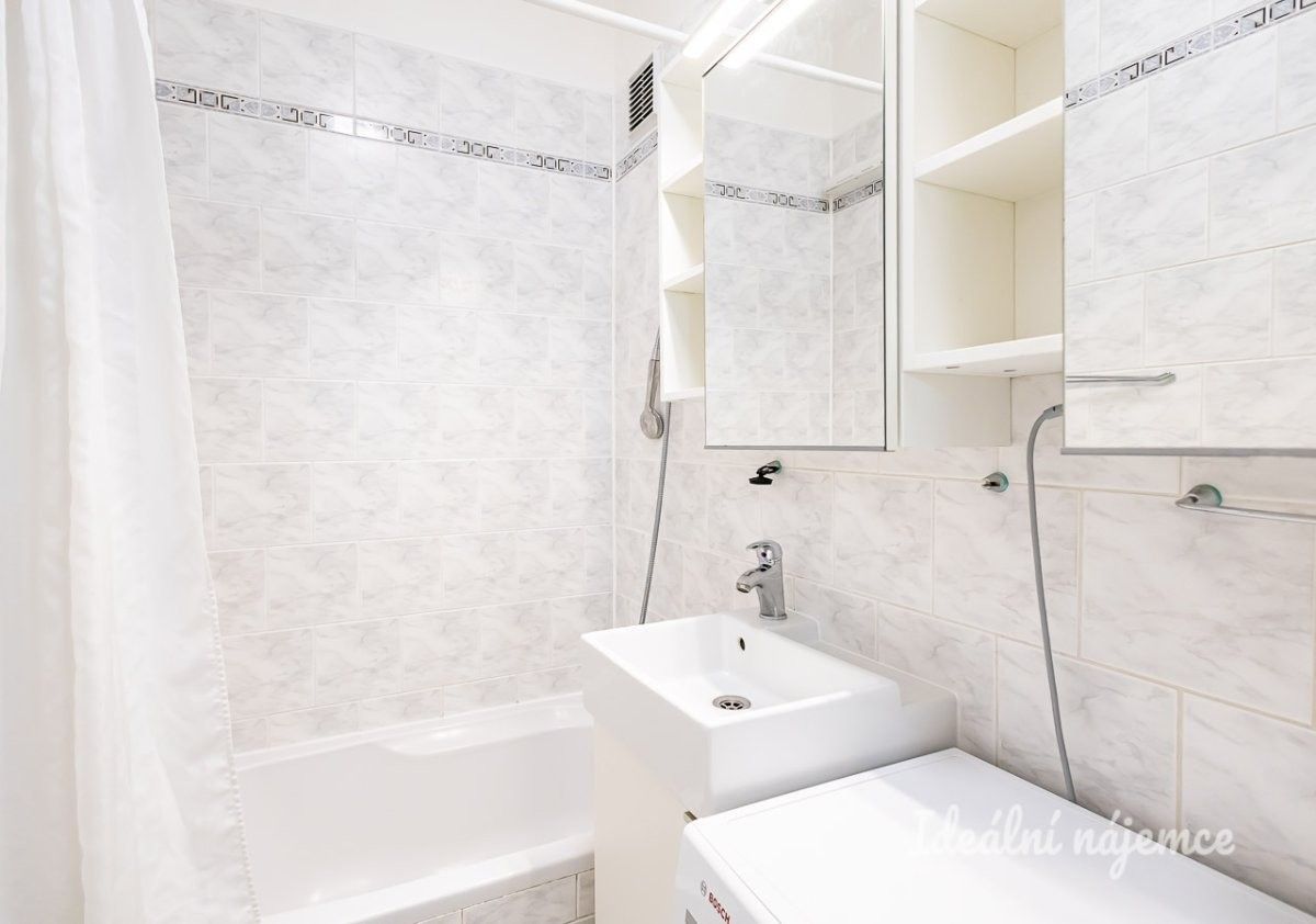 Byt 2+kk · 48 m² · Bryksova, Praha - 4