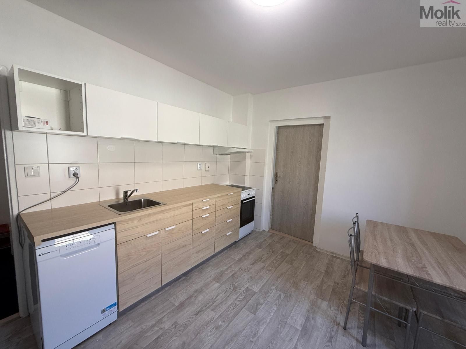 1+1, V Edenu, Peruc, 44 m² - 1