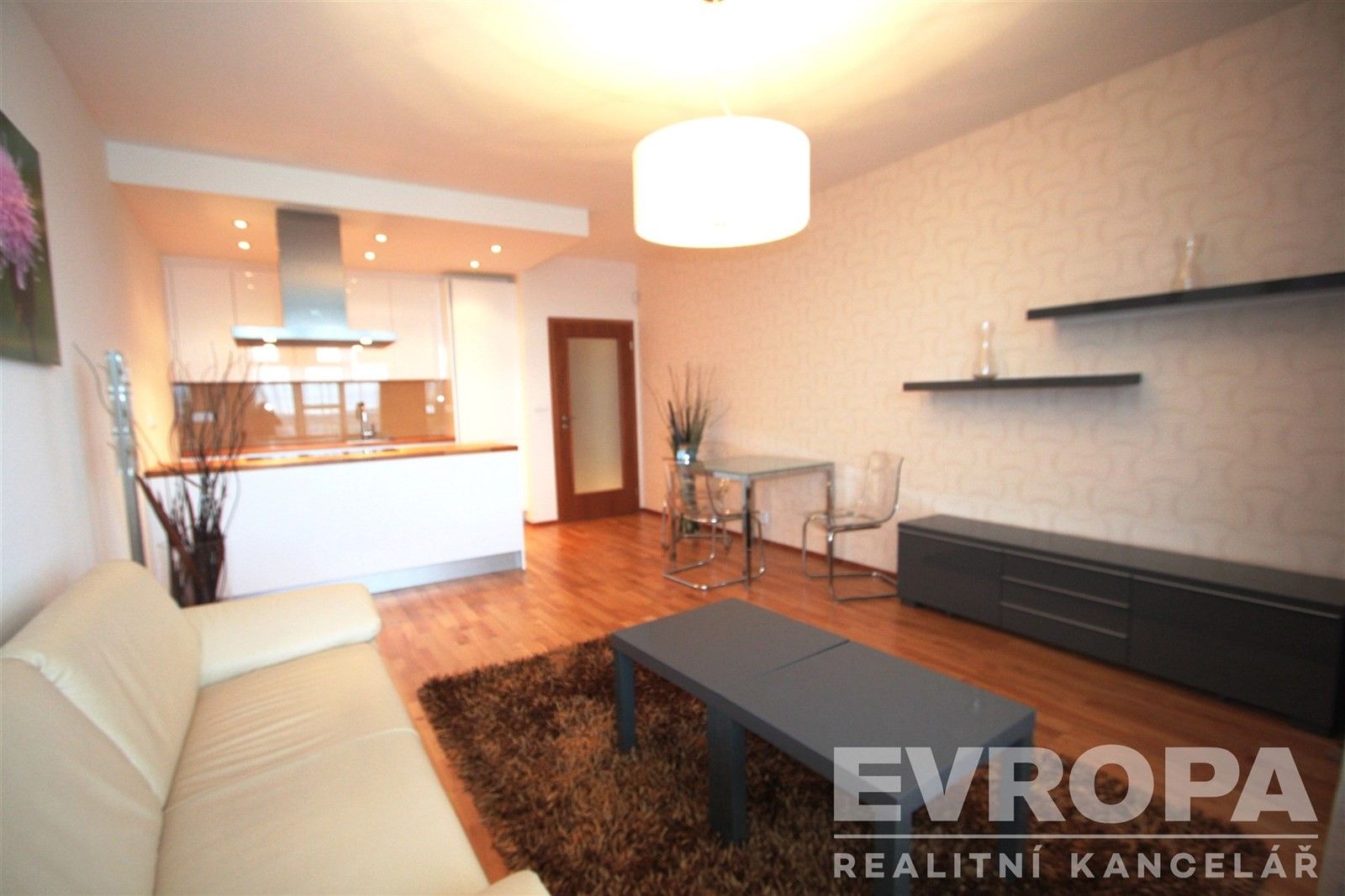 Pronájem byt 2+kk - Tlumačovská 2766, Praha, 57 m²