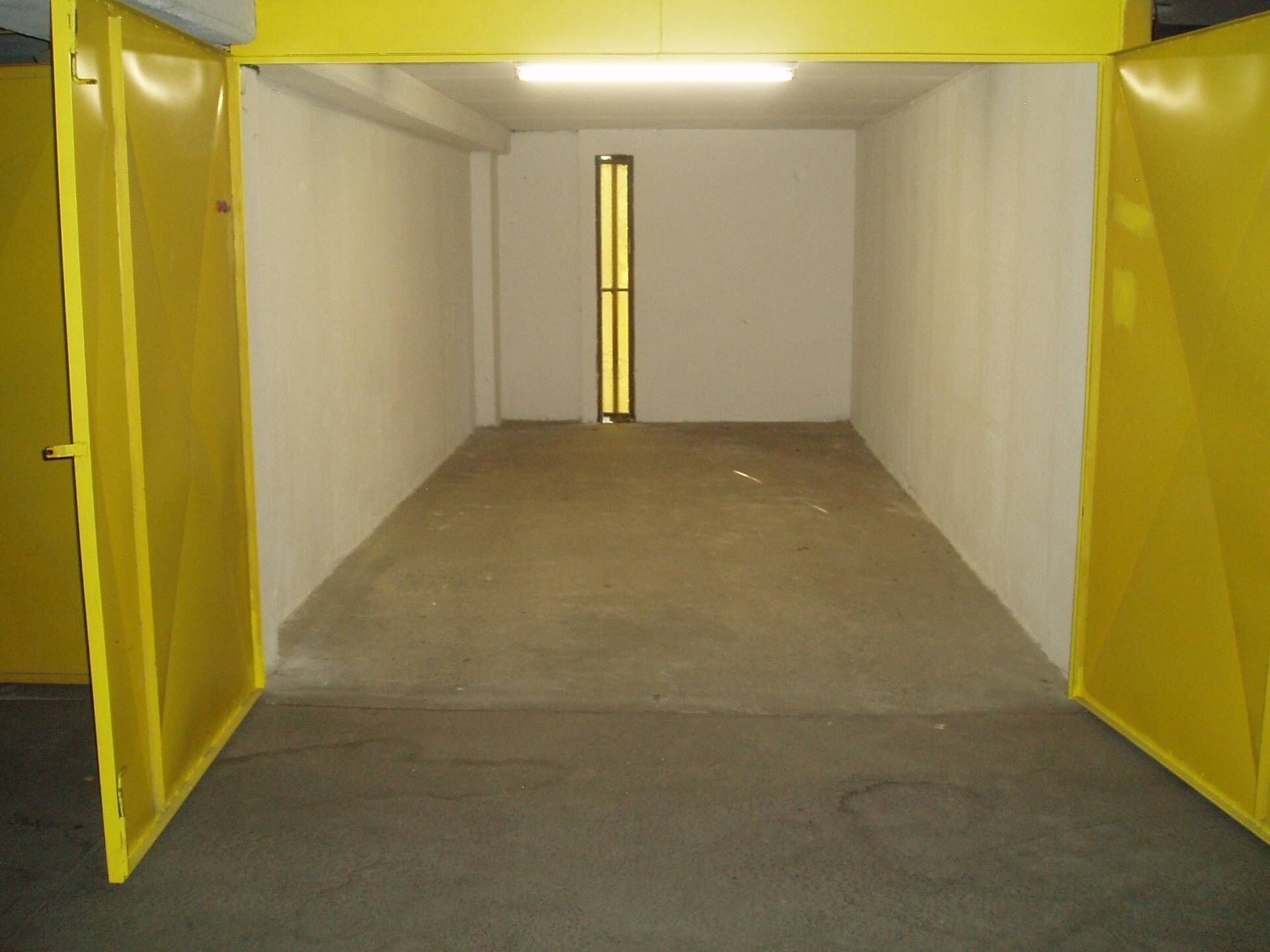 Garáž · 18 m² · U Slovanky, Praha Libeň - 3