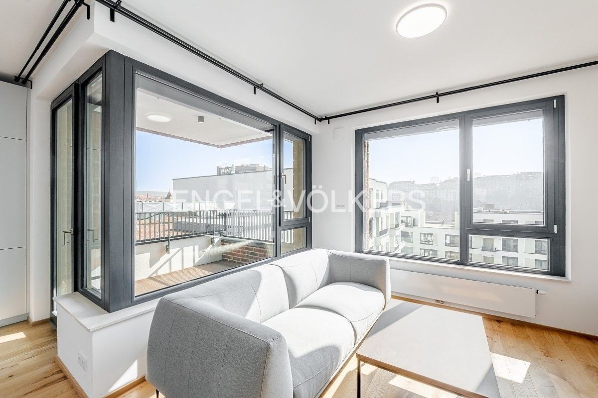 Pronájem byt 2+kk - Mužíkova, Praha, 59 m²