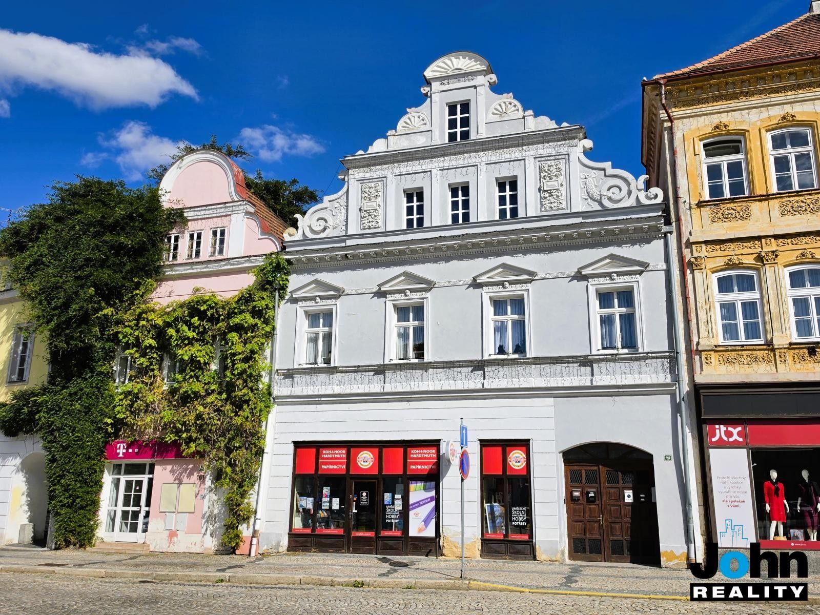 Byty, náměstí Svobody, Žatec, 120 m² - 1