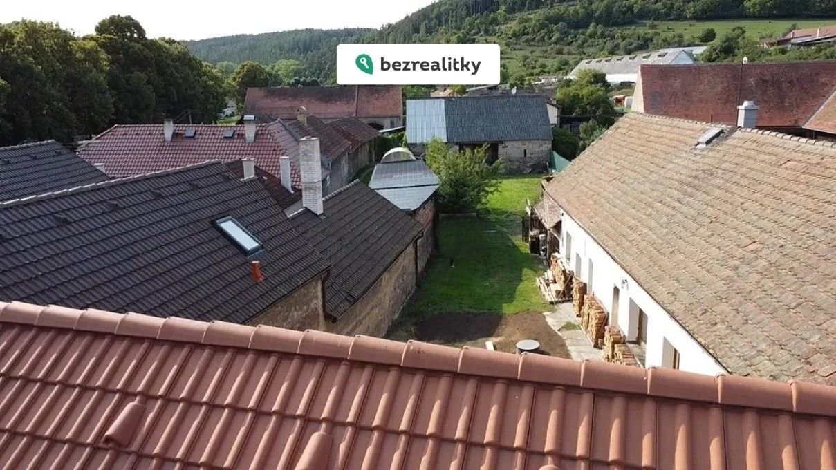 Prodej rodinný dům - Hředle, 398 m²