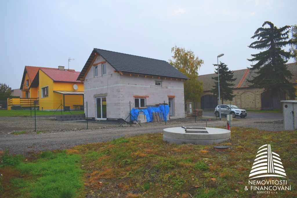 Rodinné domy, Černiv, 90 m²