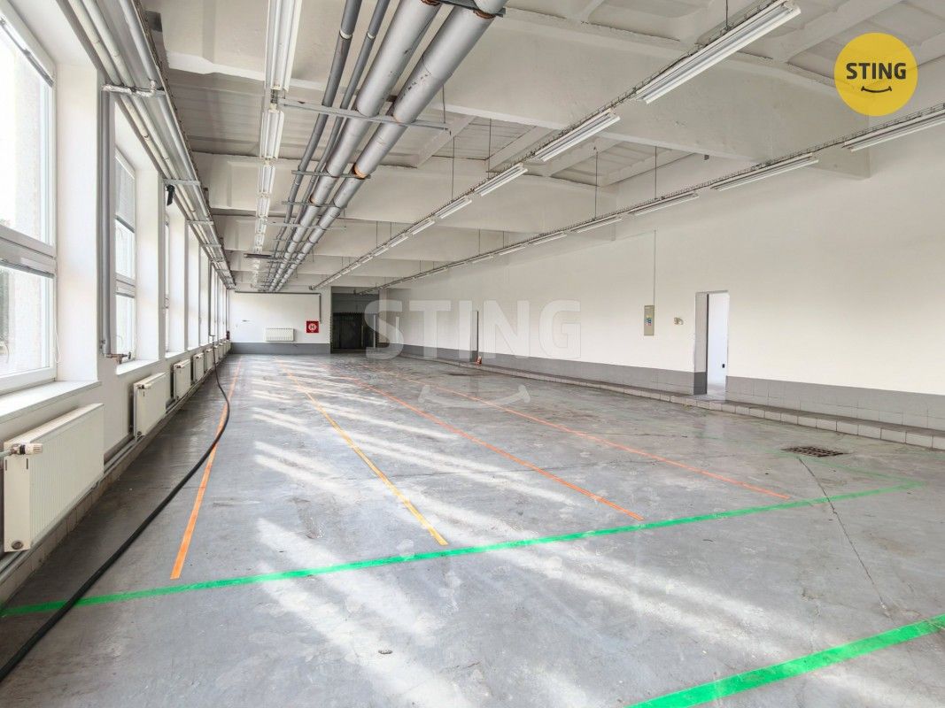 Sklad, 600 m²