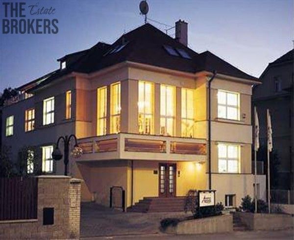 Pronájem kancelář - Praha, 180 00