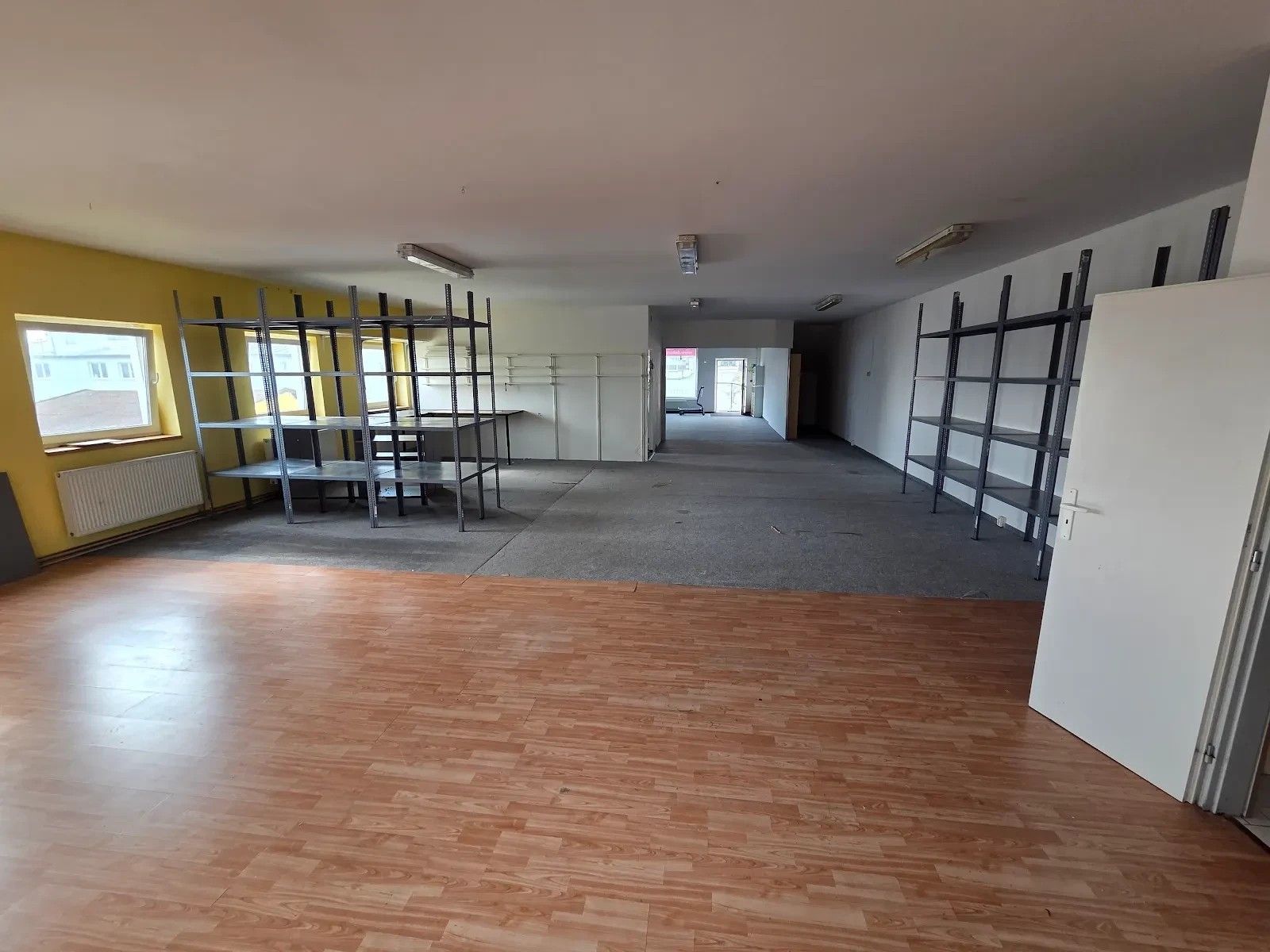 Obchodní prostory · 186 m² · K Žižkovu, Praha - Vysočany - 3