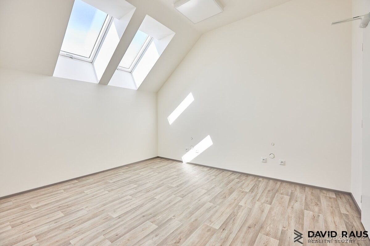 Kanceláře, Rajhrad, 664 61