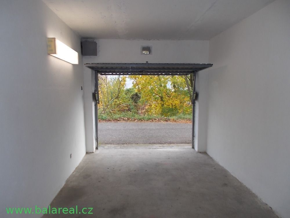 Garáže, Brno, 621 00