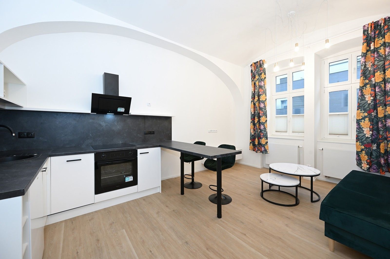 2+kk, Holečkova 799, Praha, 44 m²