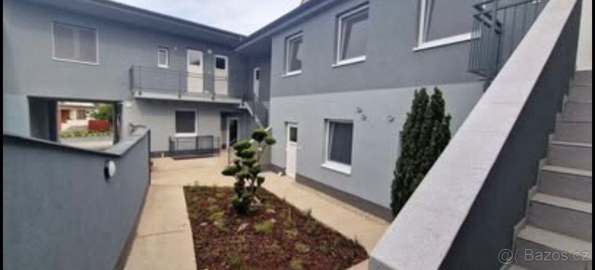 Pronájem byt - Velké Pavlovice, 691 06