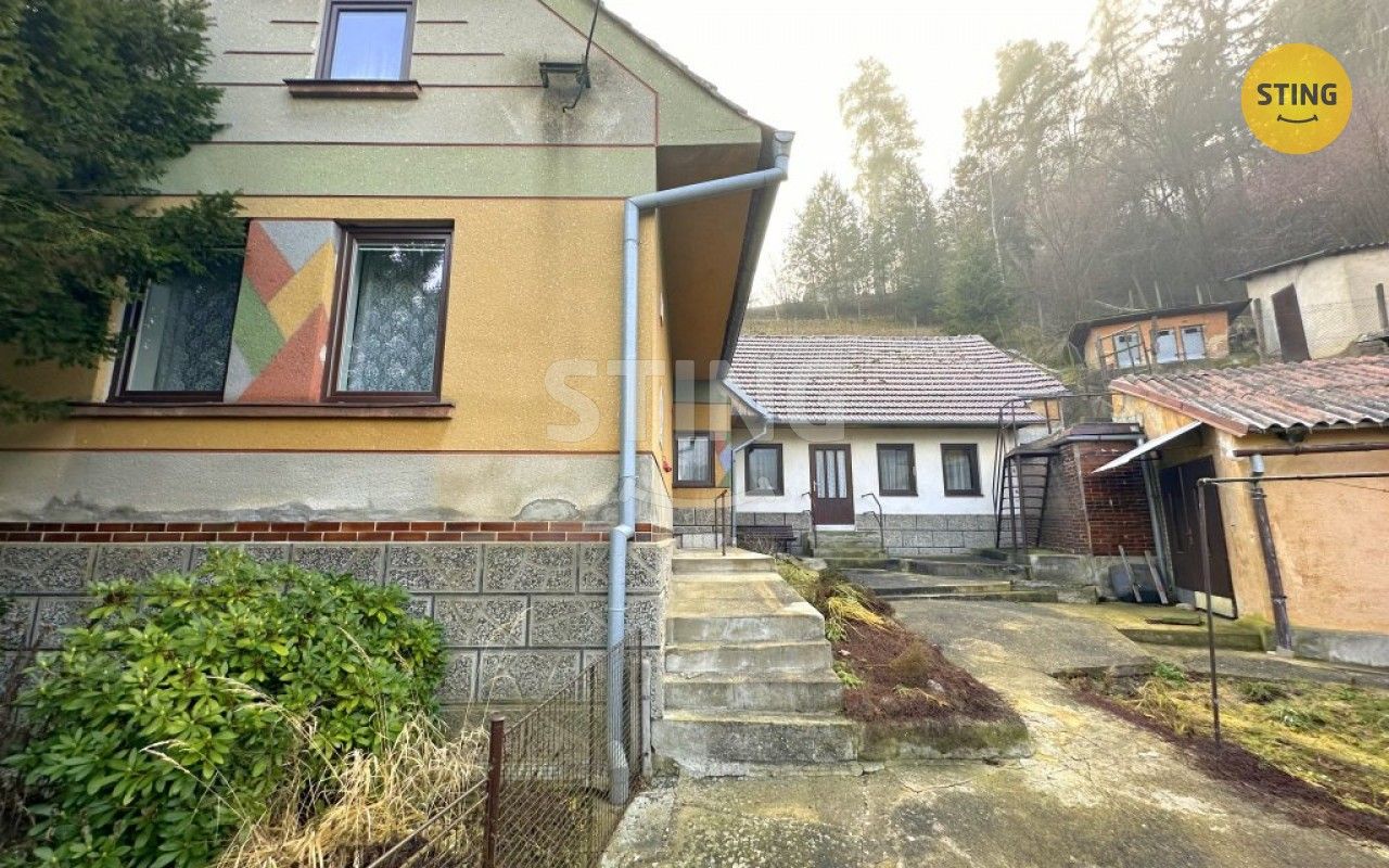 Prodej rodinný dům - Číchov, 300 m²