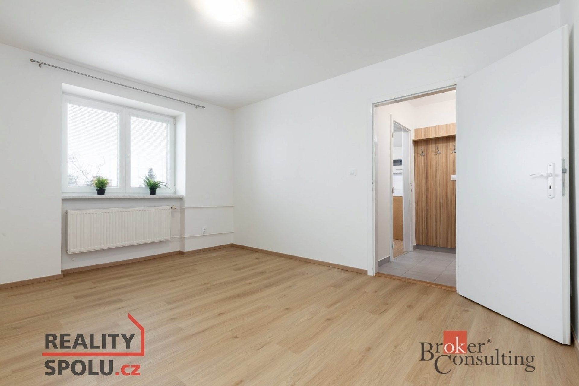 Pronájem byt 1+1 - Osada míru, Dolní Benešov, 33 m²