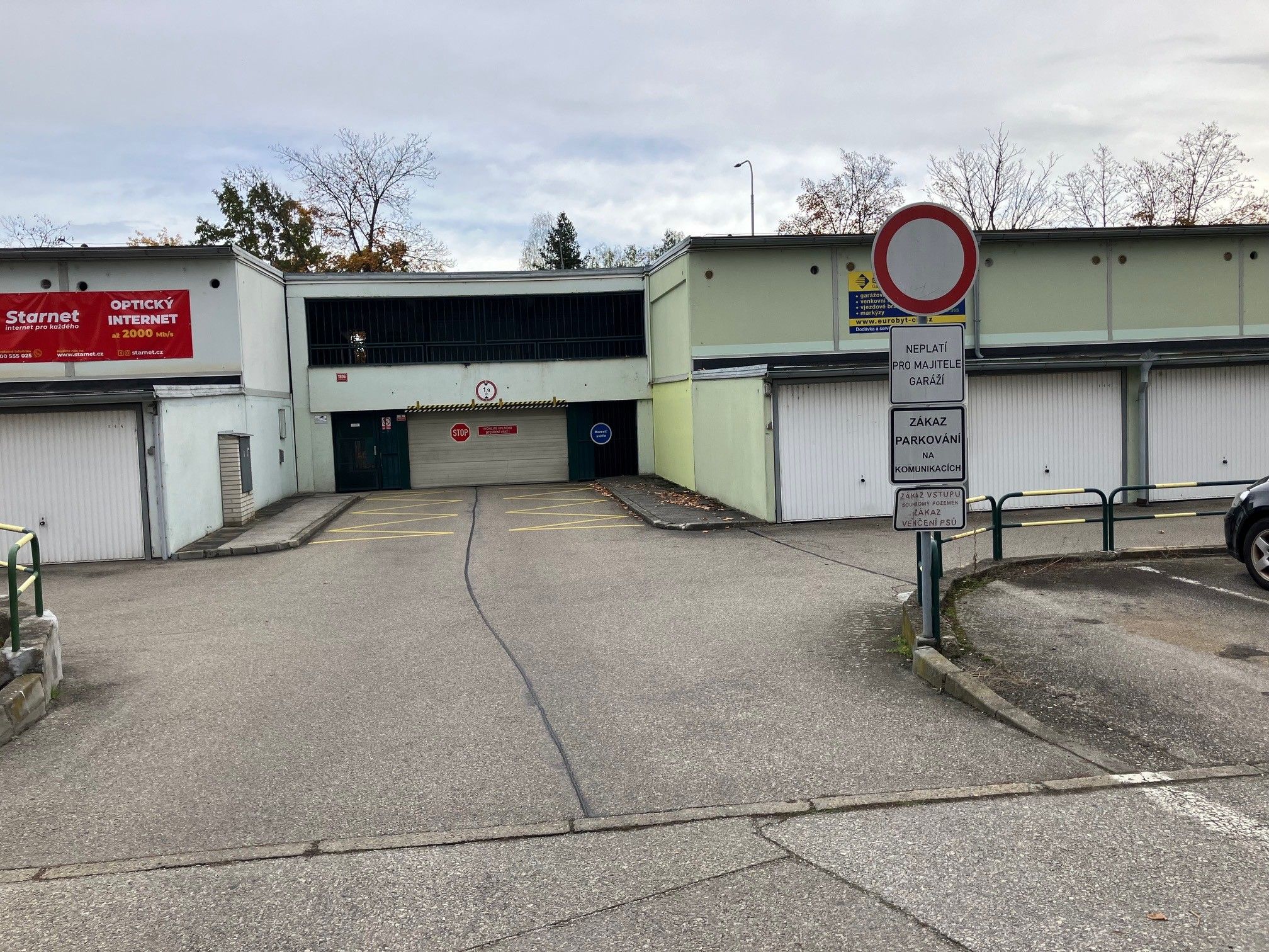 Garáže, Krčínova 1806, České Budějovice, 16 m²