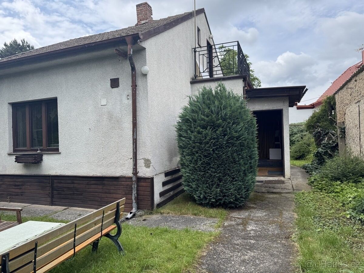 Rodinné domy, Praha, 104 00