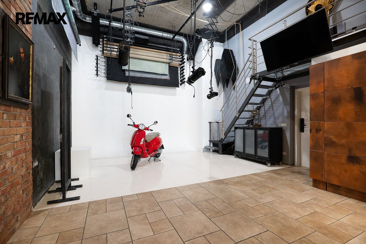 Obchodní prostory, 240 m²