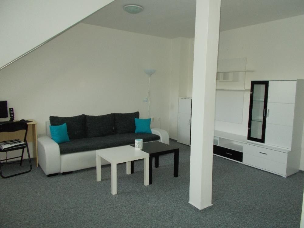 Pronájem byt 1+1 - Uherský Brod, 688 01