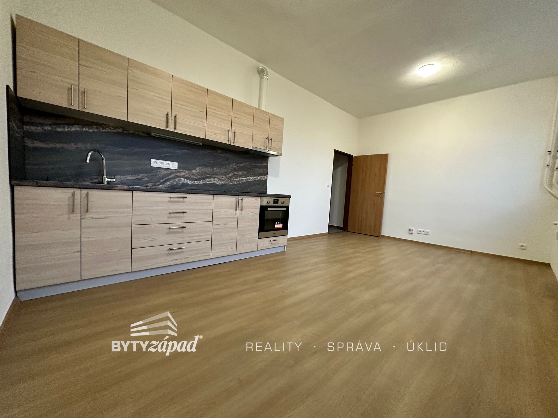 Pronájem byt 3+kk - Strašice, 66 m² - 2
