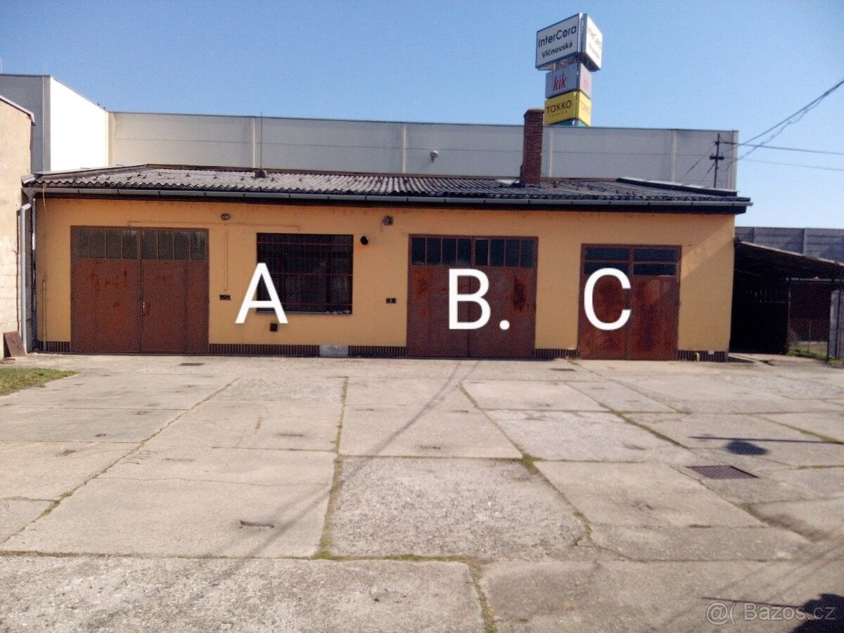 Sklady, Uherský Brod, 688 01