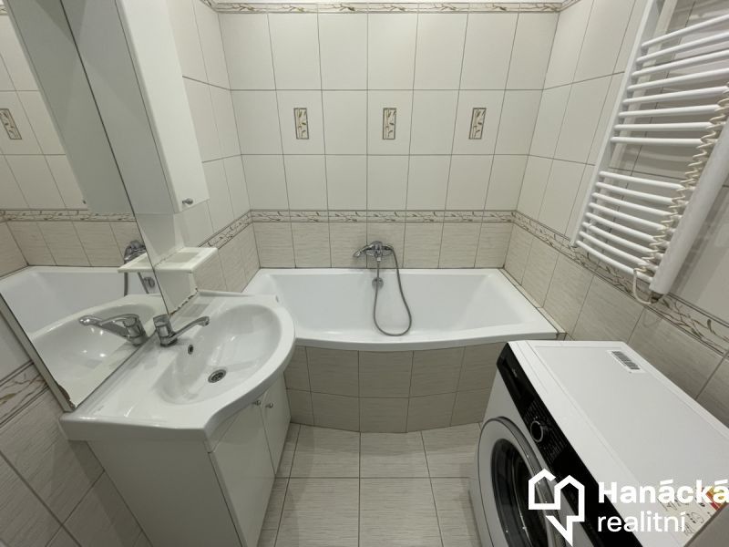 Pronájem byt 2+1 - Sídliště, Bystřice pod Hostýnem, 56 m²