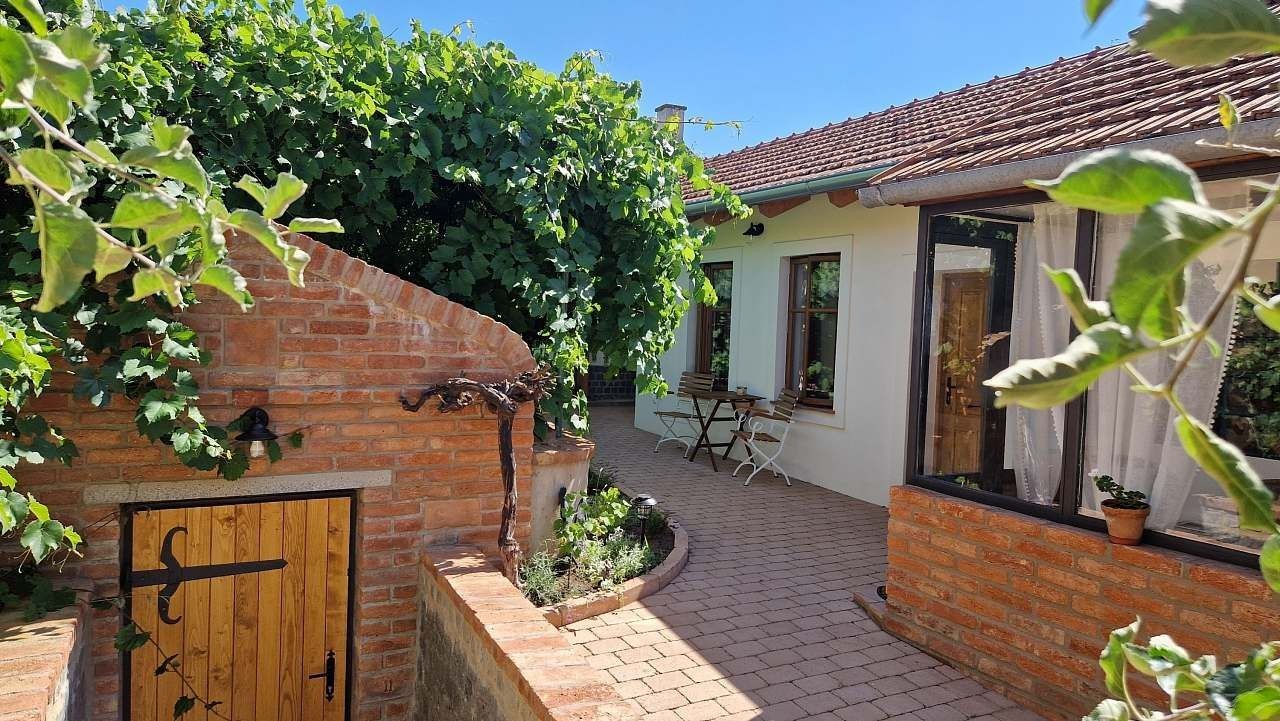 Chaty, Hlohovec, Jihomoravský kraj - 1