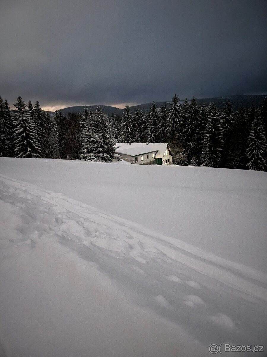 Rodinné domy, Strážné, 543 52