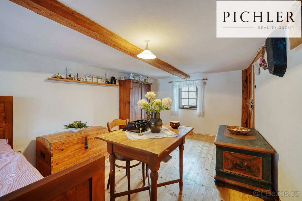 Rodinné domy, Úterý, 330 40